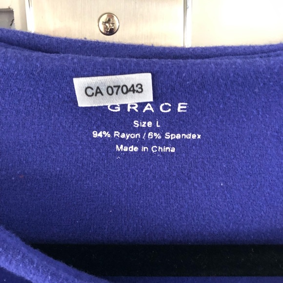 🛍️SALE 2 for $20 TOP Asymmetrical Twist Neckline T-shirt - Picture 4 of 4